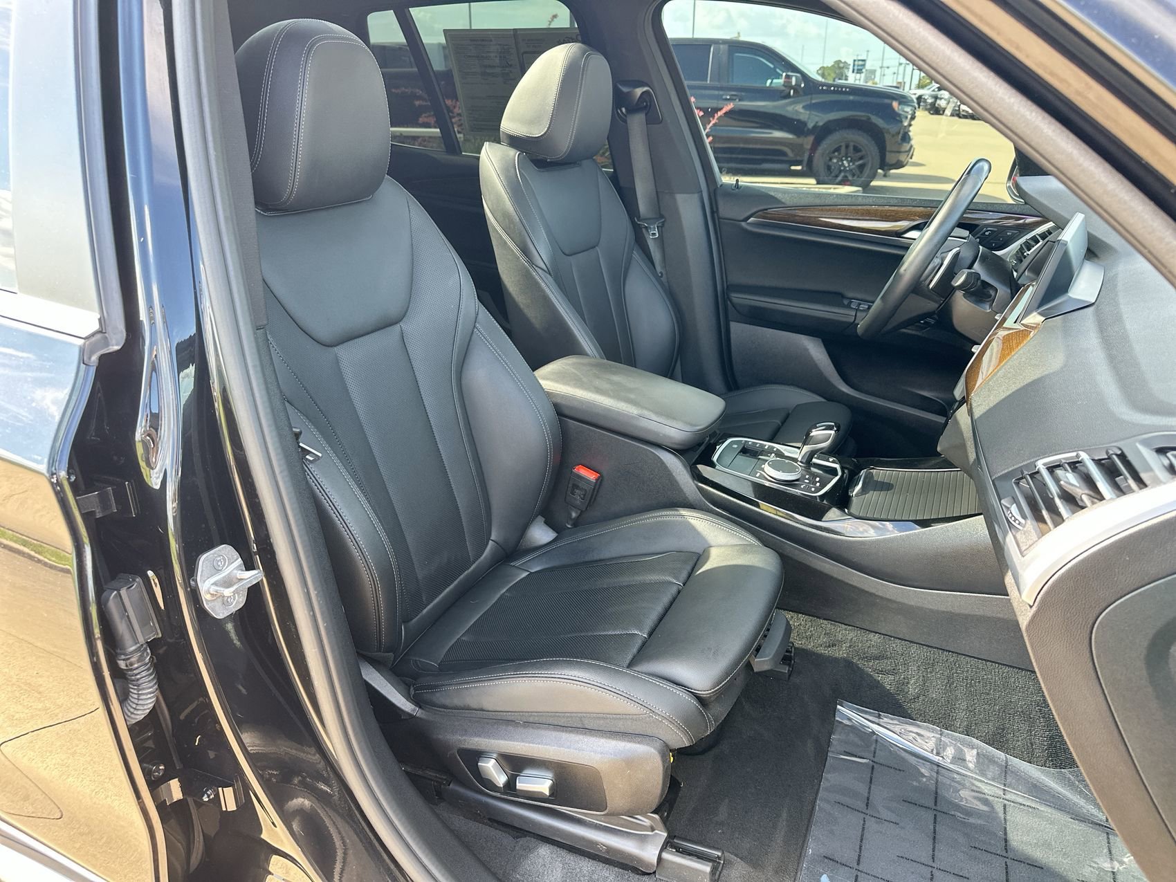 Used 2023 Black Sapphire Metallic BMW xDrive30i image 25