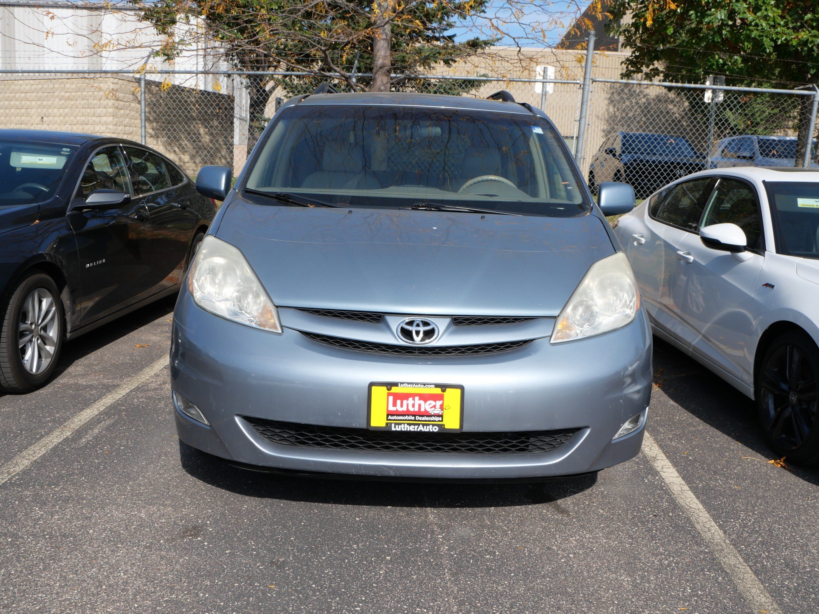 Used 2006 Toyota Sienna XLE with VIN 5TDZA22C76S473701 for sale in Vadnais Heights, Minnesota