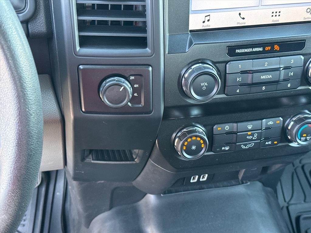 Used 2019 Ingot Silver Ux Ford XL image 25
