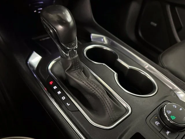 Used 2022 White Chevrolet Premier image 20