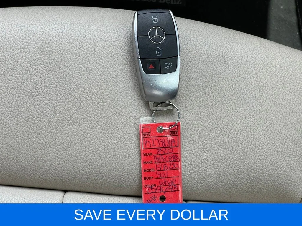 Used 2020  Mercedes-Benz GLB 250 image 24