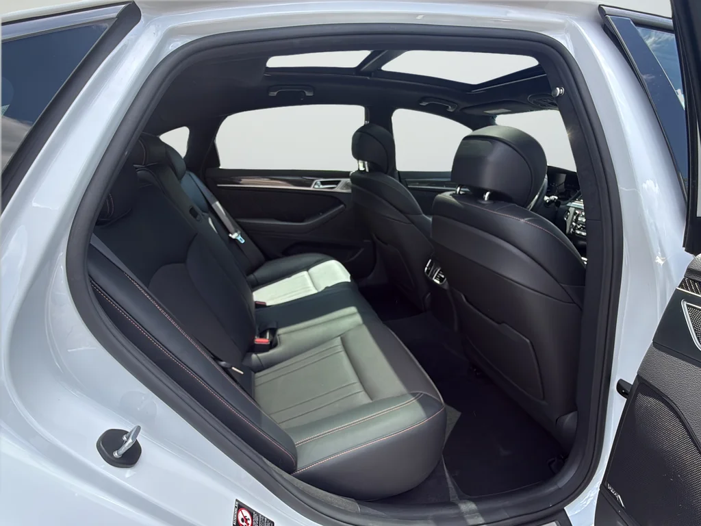 Used 2019 White Genesis 3.3T Sport image 25