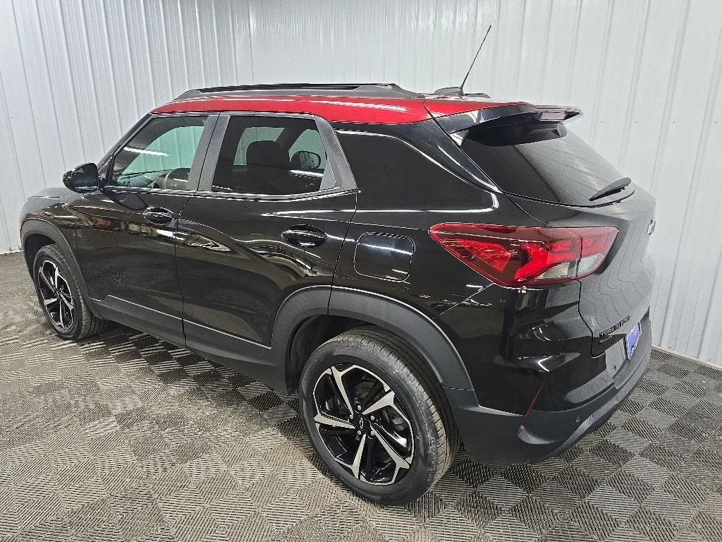 Used 2022 Black Chevrolet RS image 9