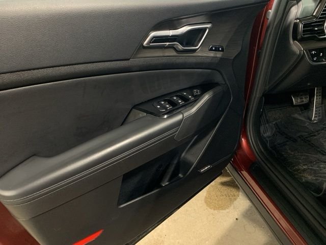 Used 2023 Red Kia X-Pro Prestige image 28