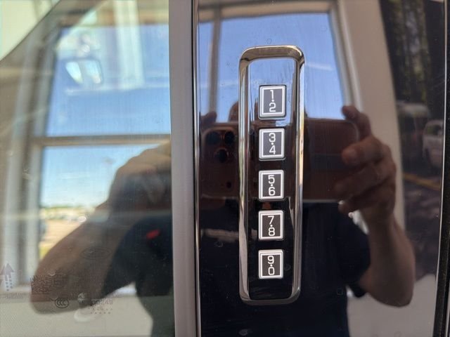 New 2026 Avalanche Ford XLT image 8