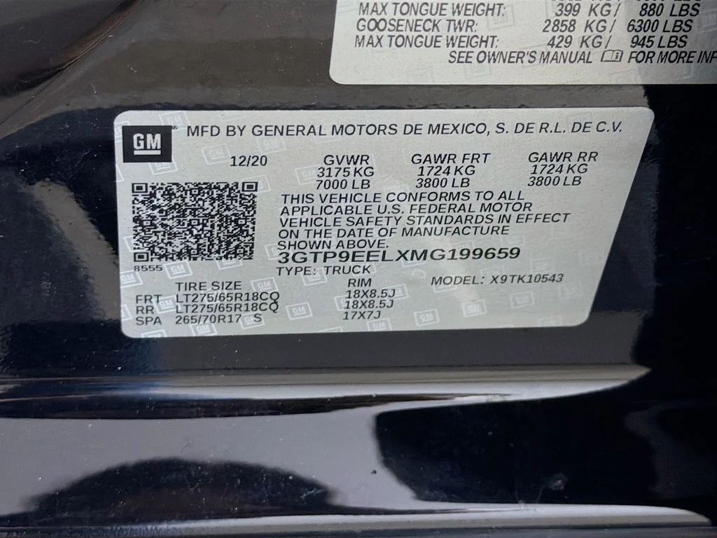 Used 2021 Black GMC AT4 image 30