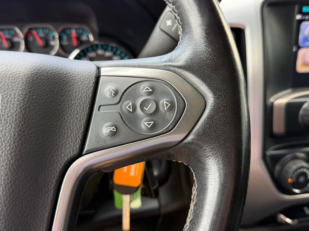 Used 2017 Black GMC SLE image 13