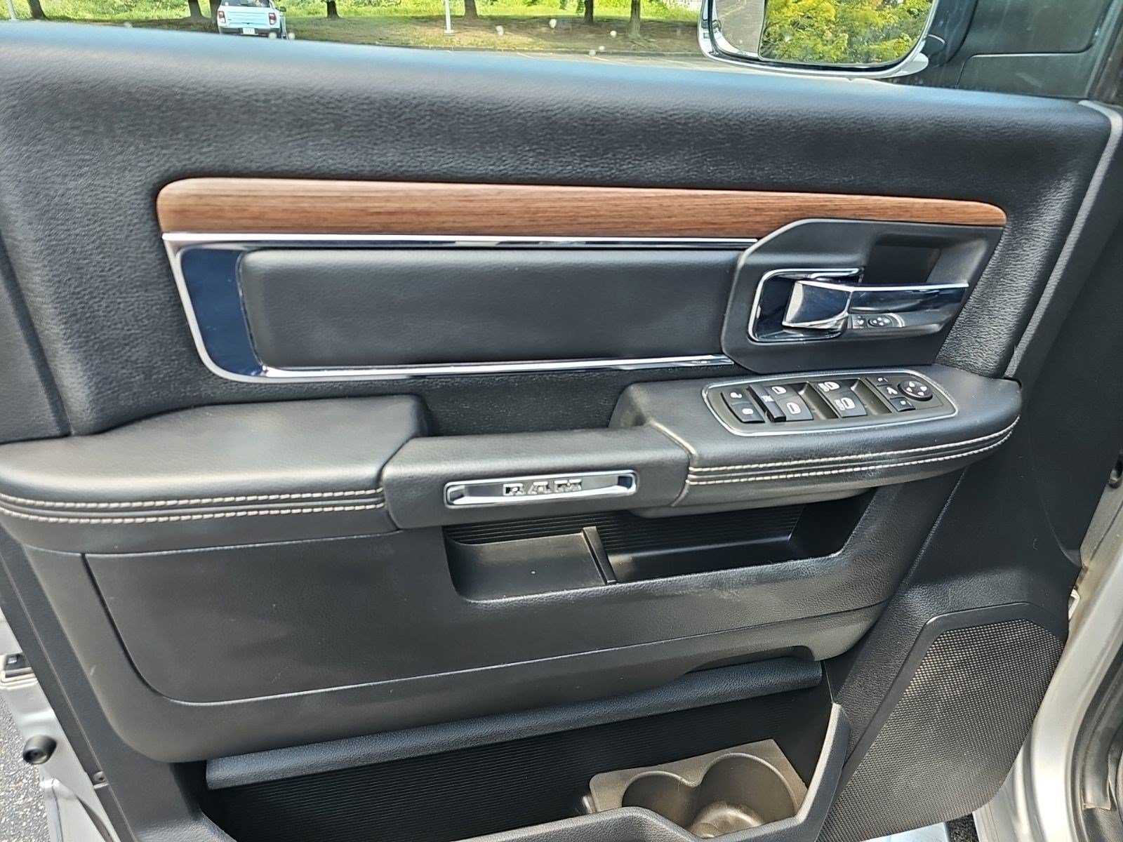 Used 2015 Bright Silver Metallic Clearcoat Ram Laramie image 18