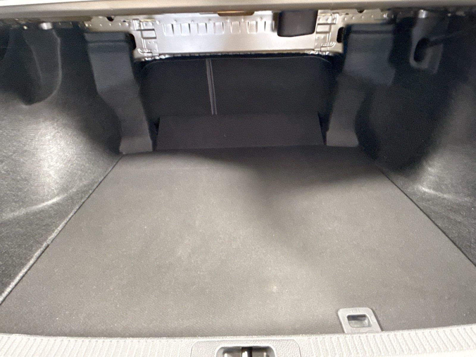 Used 2018 Predawn Gray Mica Toyota XLE image 38
