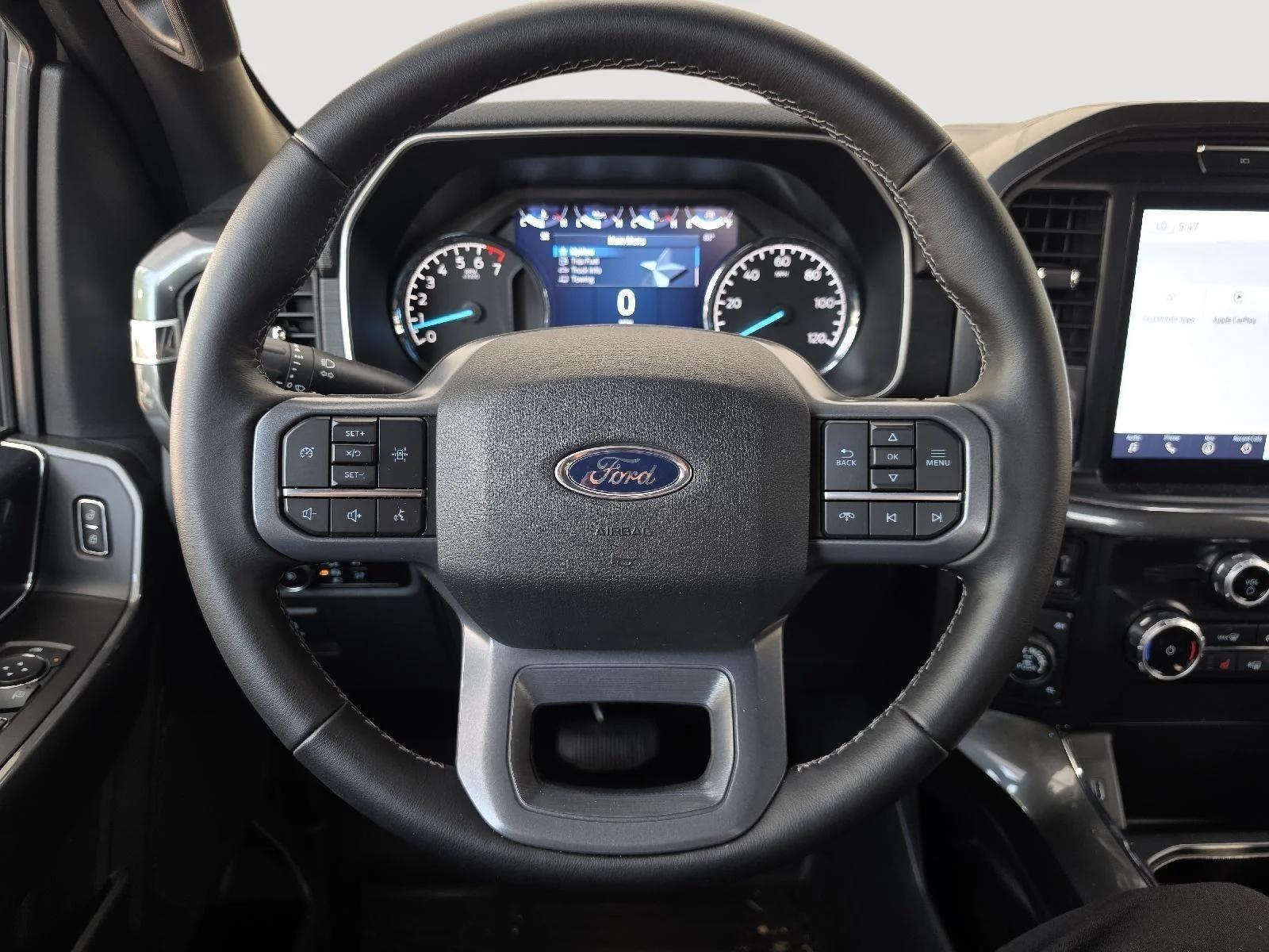 Used 2023 Oxford White Ford XLT image 31