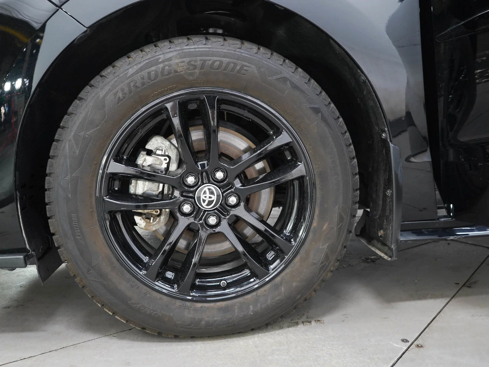 Used 2025  Toyota  image 30