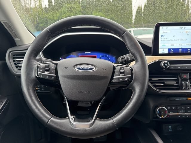 Used 2022 Black Metallic Ford Titanium image 19