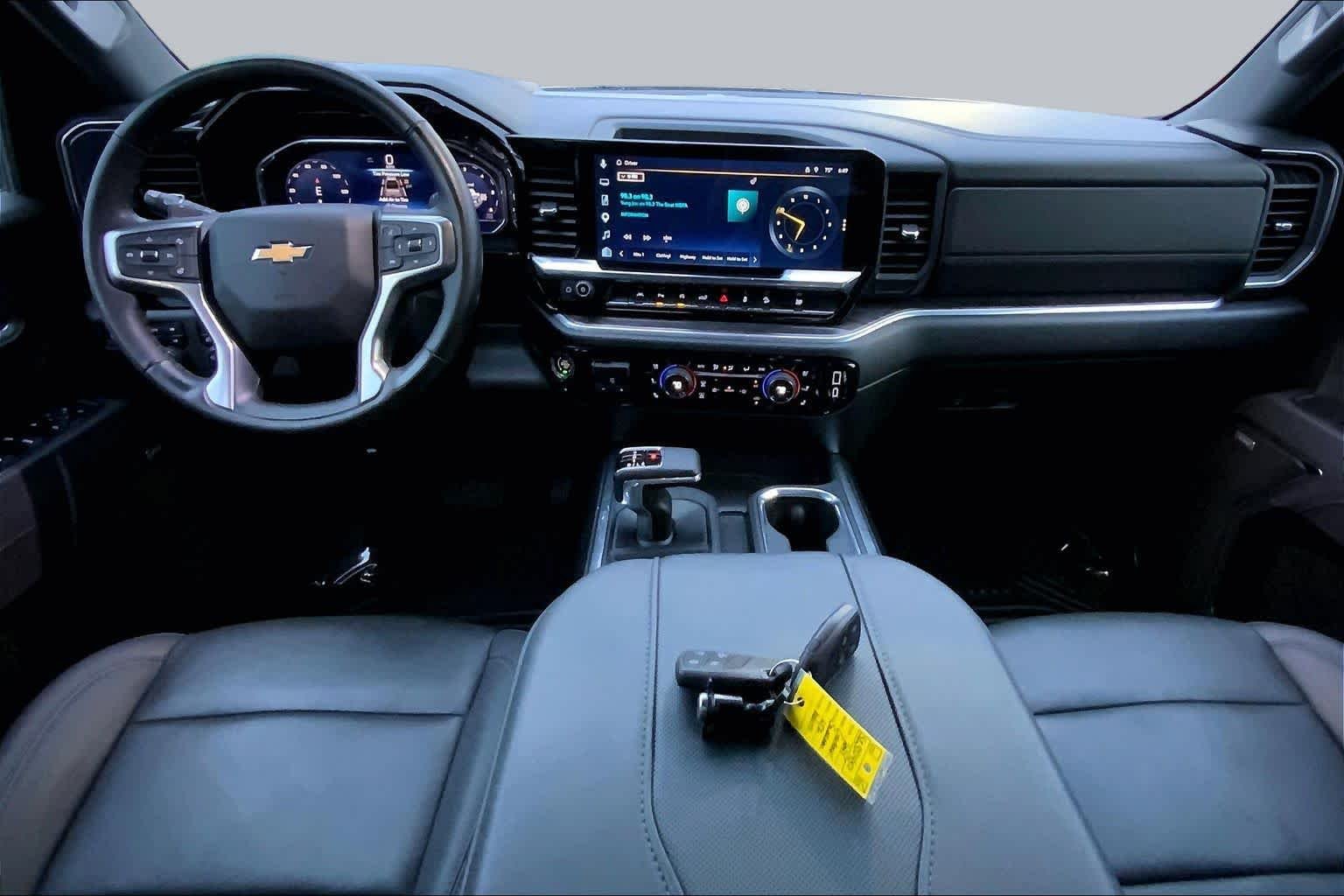 Used 2025 Summit White Chevrolet LTZ image 15