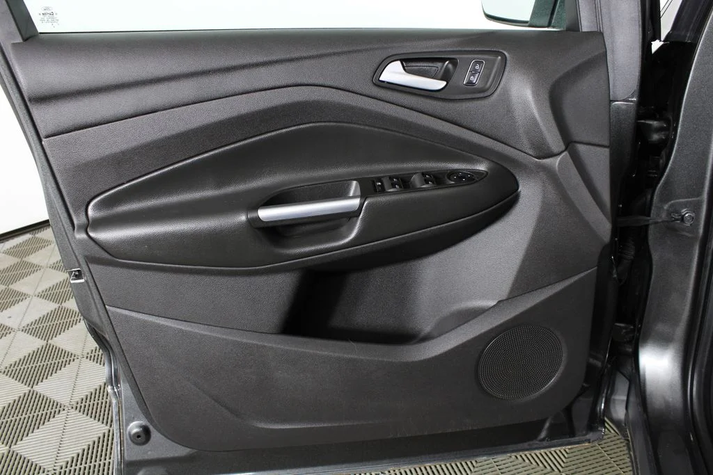 Used 2015 Gray Ford SE image 11
