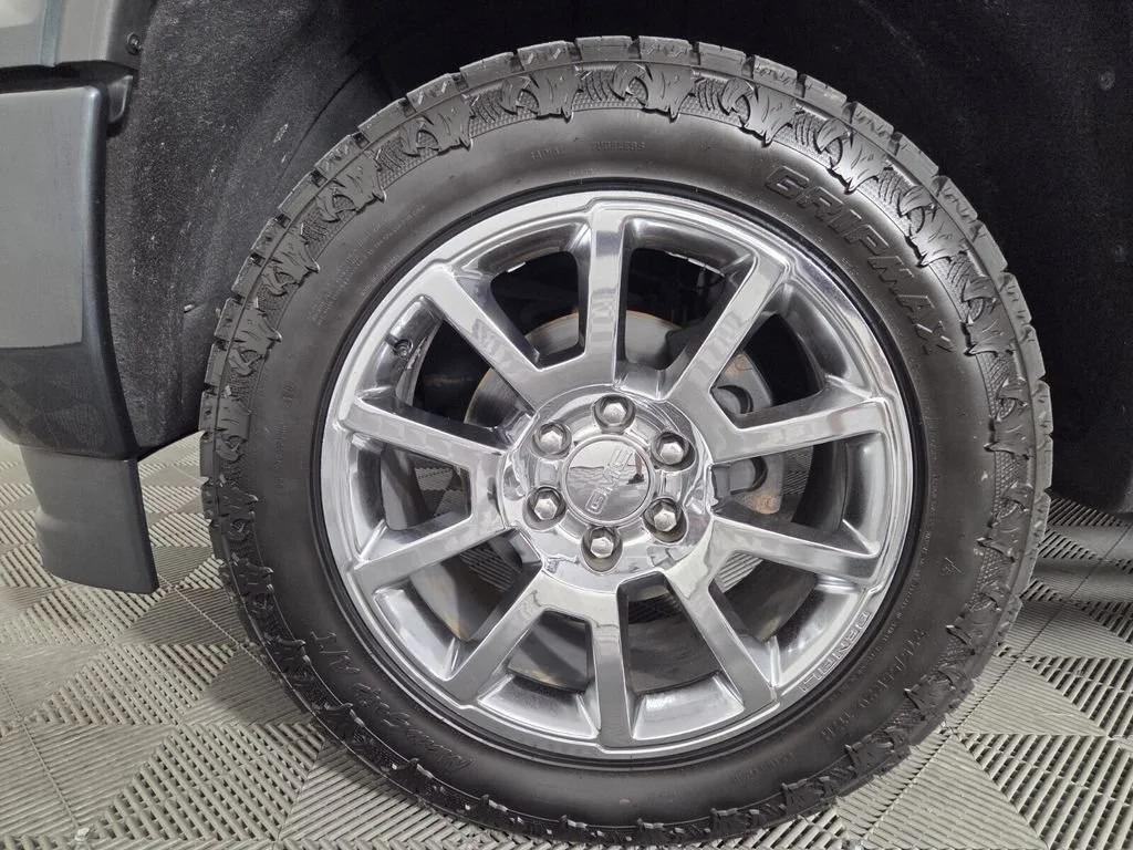 Used 2017 Dark Slate Metallic GMC Denali image 7