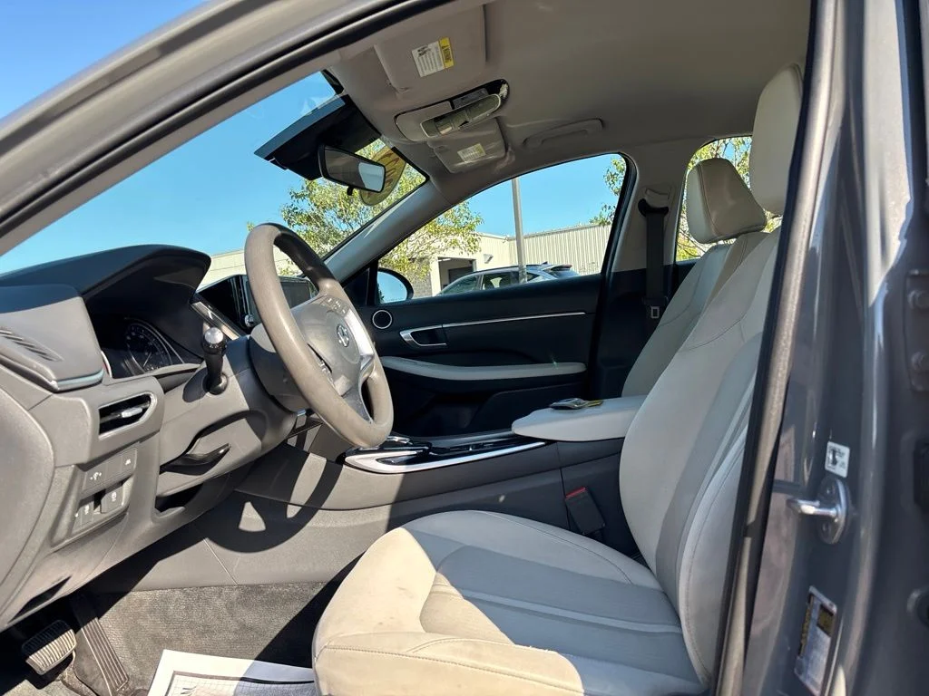 Used 2023 Gray Hyundai SEL image 10