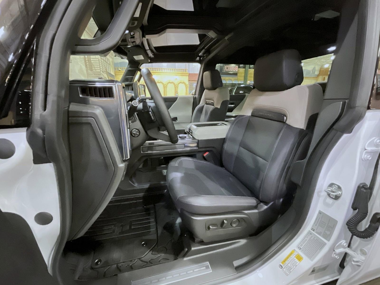 2026 GMC HUMMER EV 2X - Photo 10