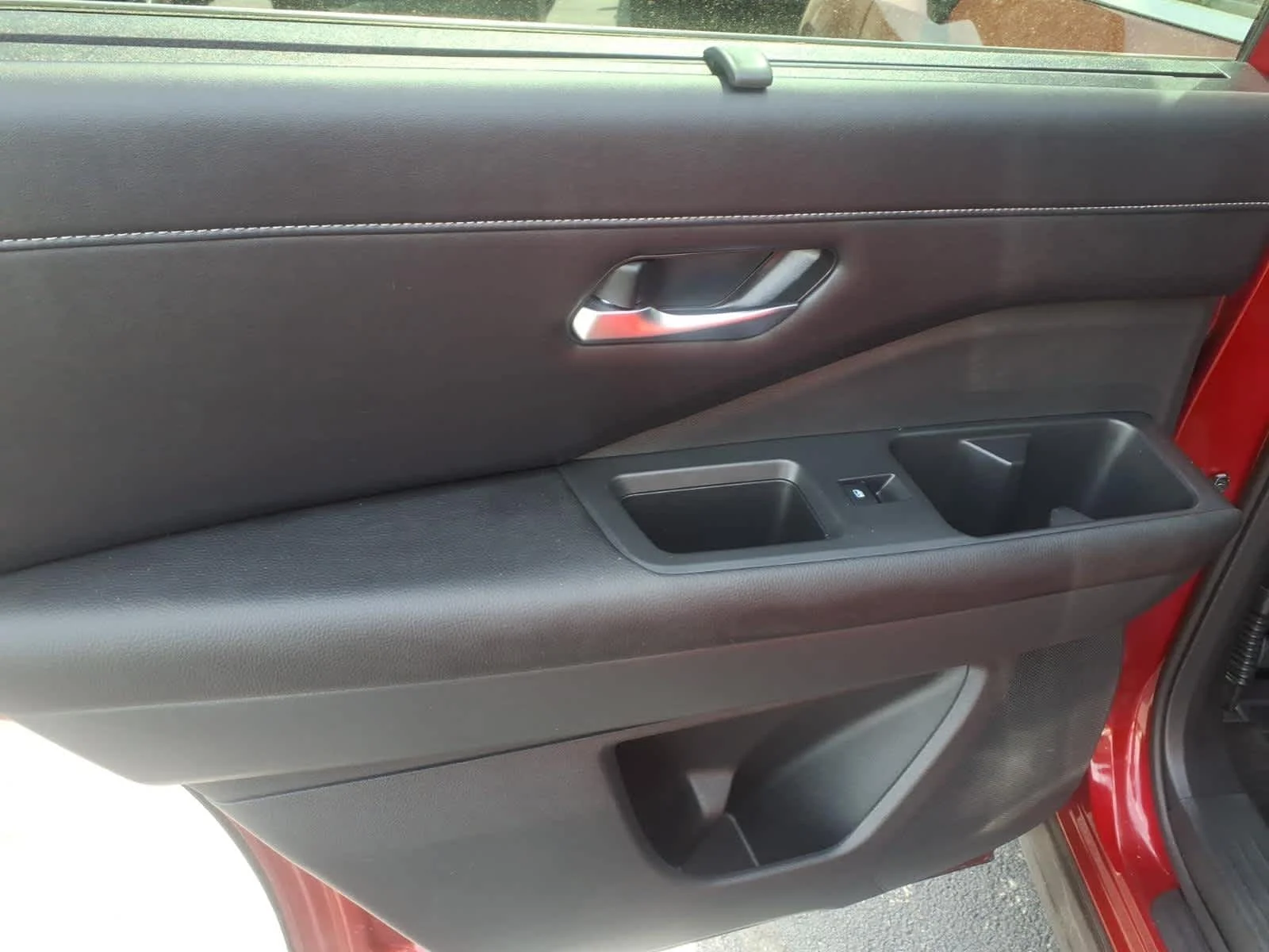 Certified Used 2023 Scarlet Ember Tintcoat Nissan SL image 11