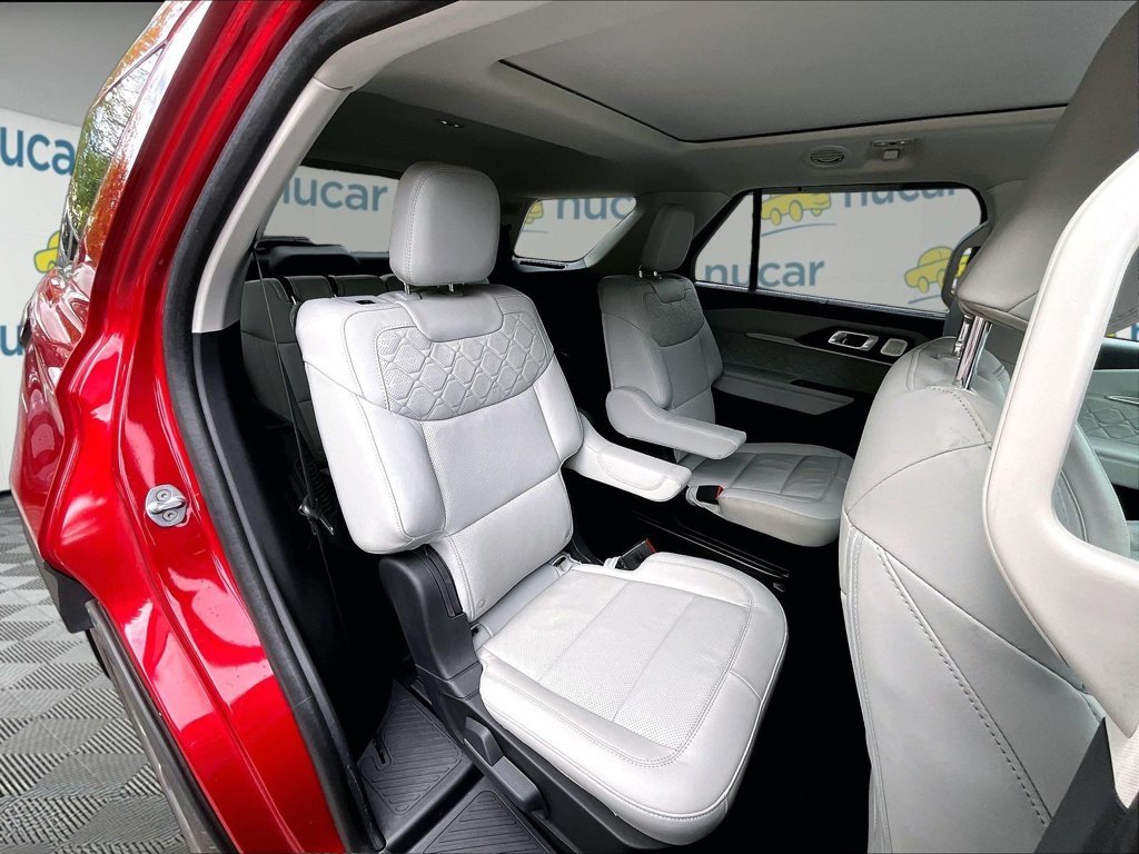 Used 2025 Red Metallic Ford Platinum image 16