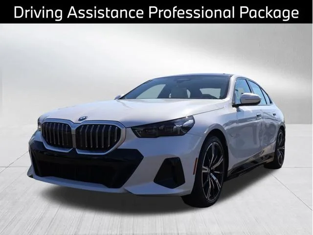 New 2026 Mineral White Metallic BMW 550e xDrive image 5