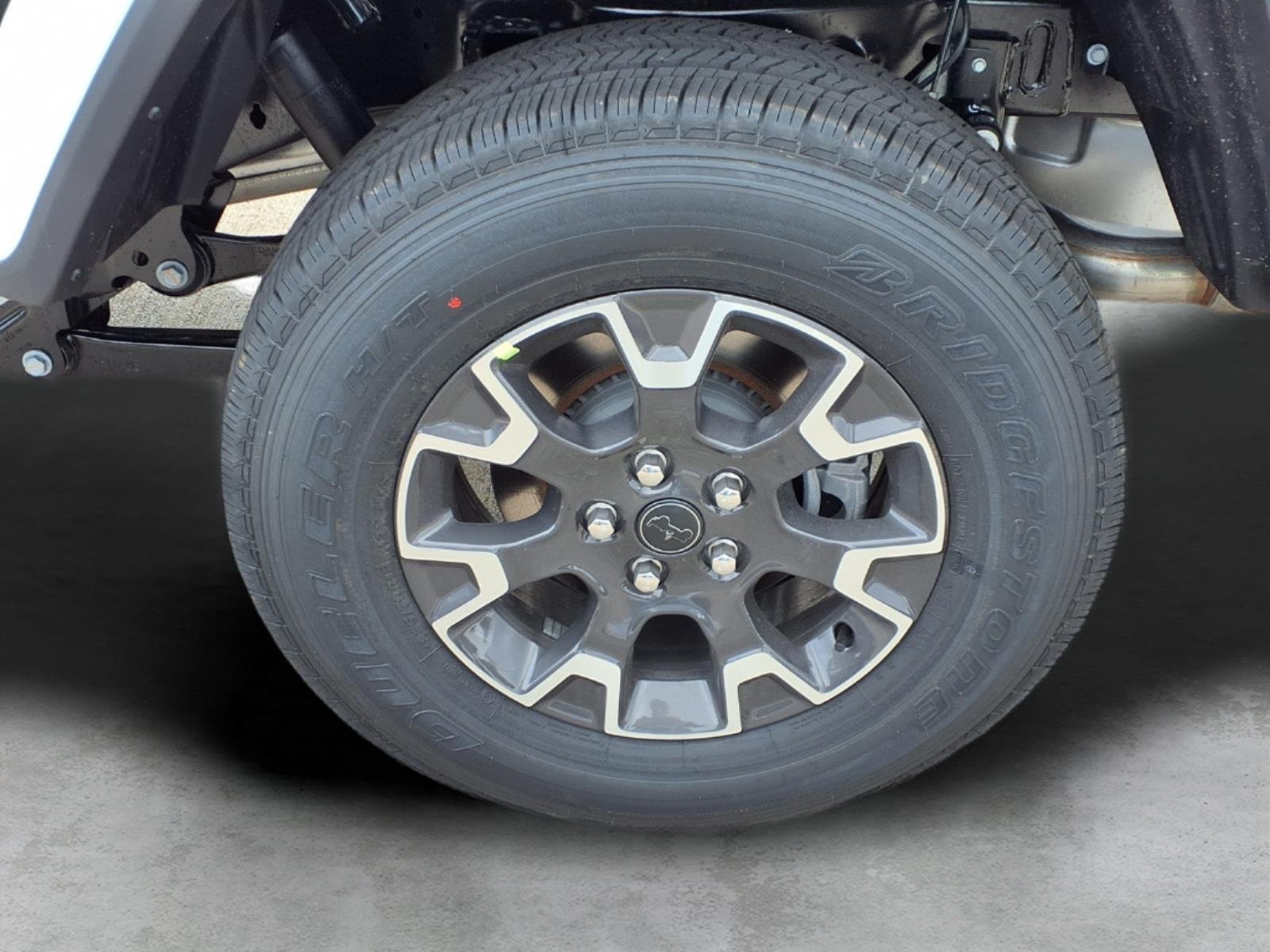 New 2026 Bright White Clear-Coat Exterior Paint Jeep Sahara image 7