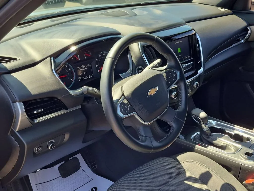 Used 2023 Green Chevrolet LT image 10