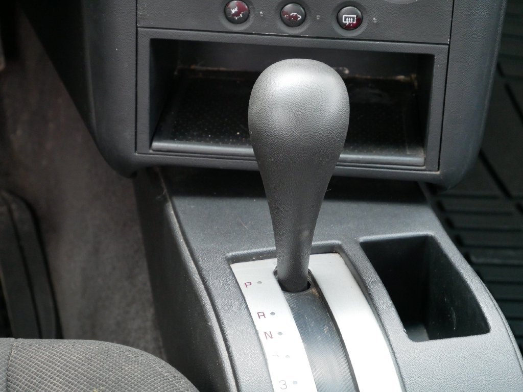 Used 2008 Shadow Gray Metallic Pontiac Base image 16