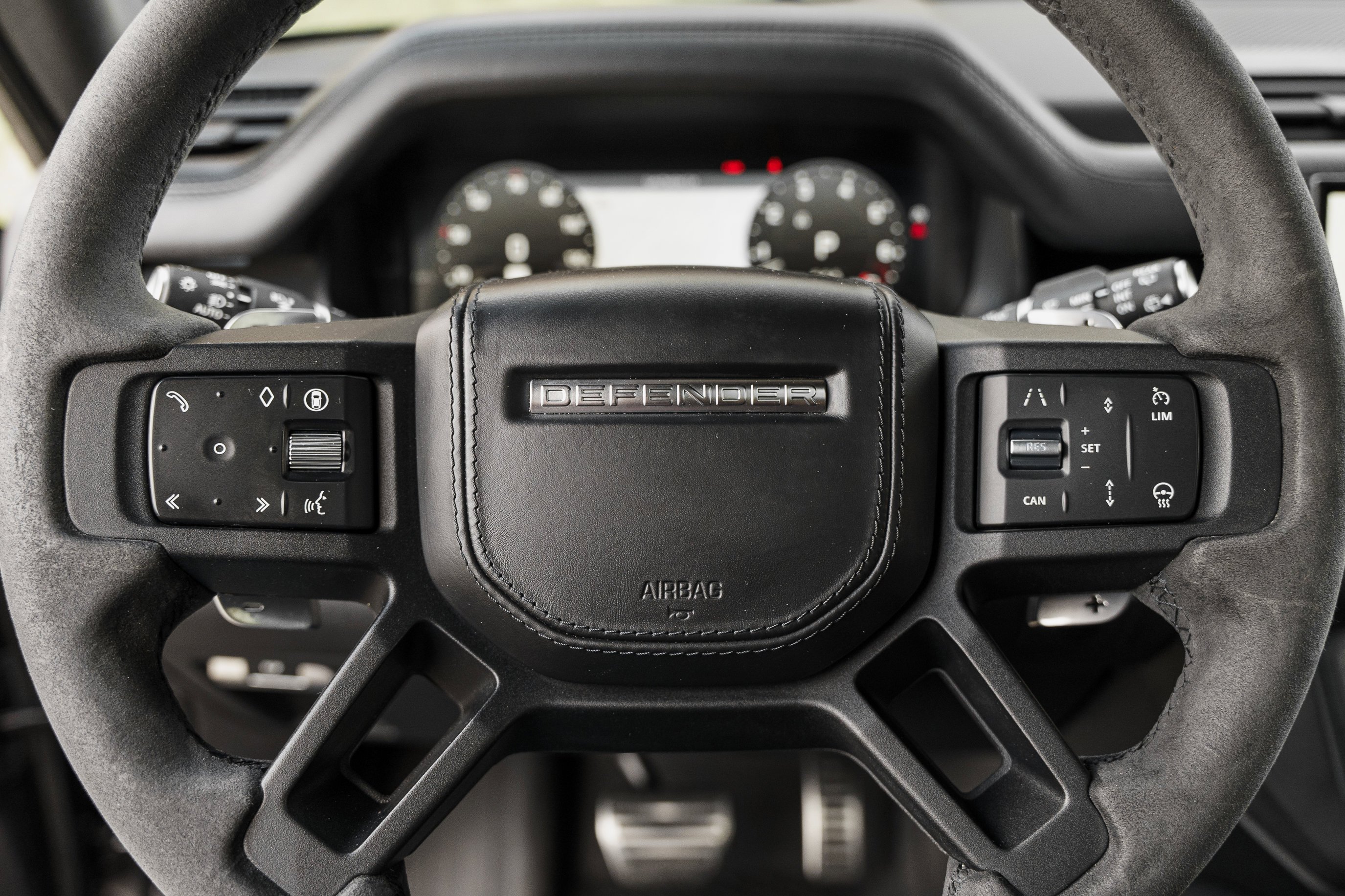Used 2024 Carpathian Grey Premium Metallic Land Rover Carpathian Edition image 17