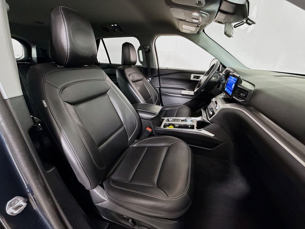 Used 2023 Stone Blue Metallic Ford XLT image 28