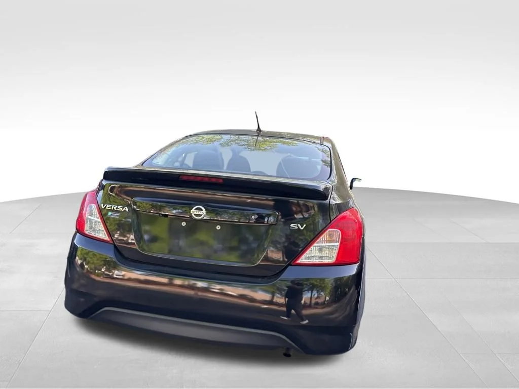 Used 2019 Black Nissan 1.6 SV image 8