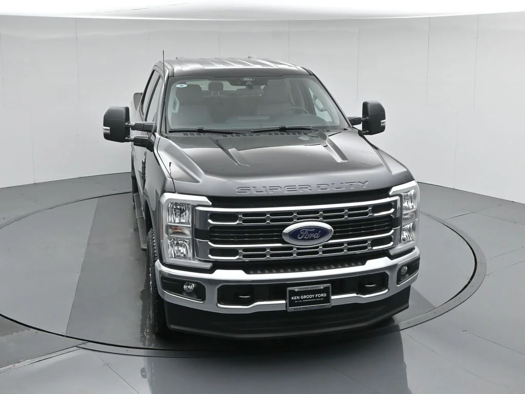 New 2026 Agate Black Metallic Ford XLT image 37