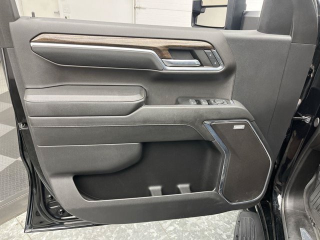 Used 2024 Onyx Black GMC Elevation image 8