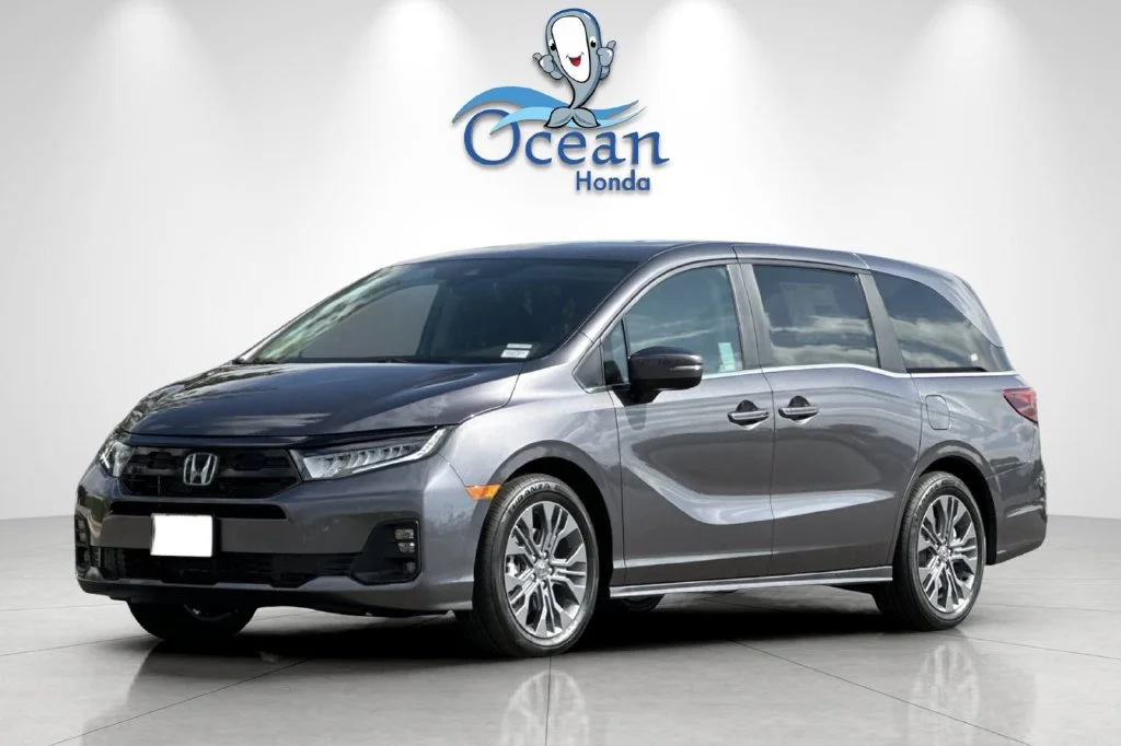 Used 2026 Modern Steel Metallic Honda Touring image 3