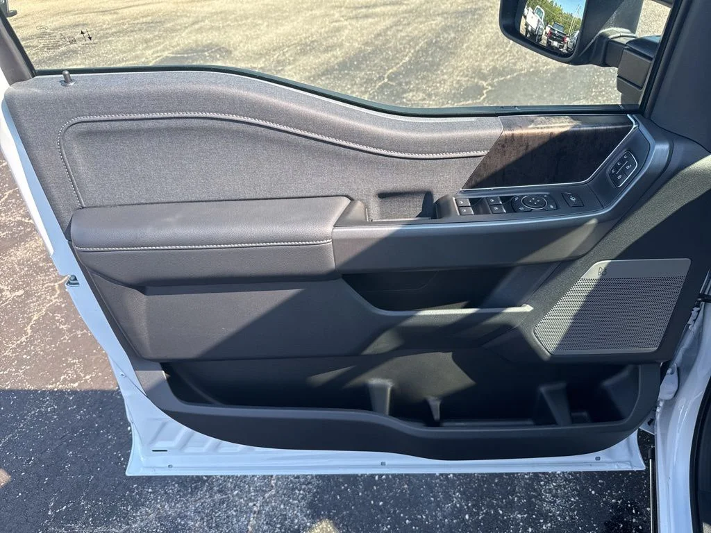 New 2026 Oxford White Ford F-250® Lariat® image 29