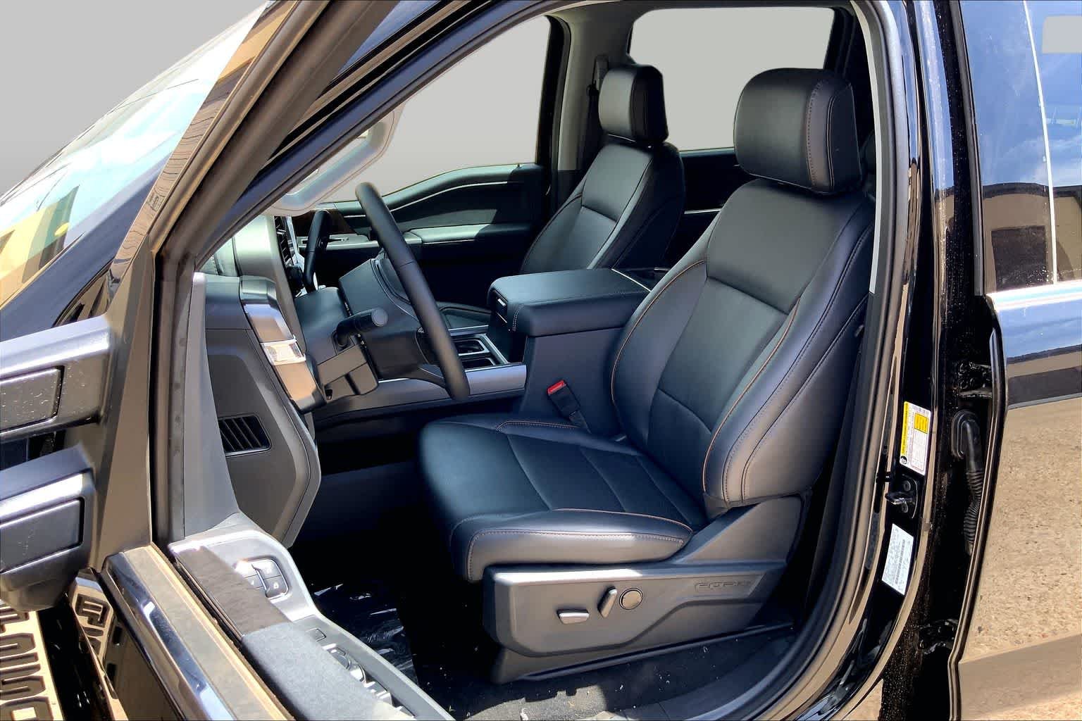 New 2026 Agate Black Metallic Ford F-250® Lariat® image 9