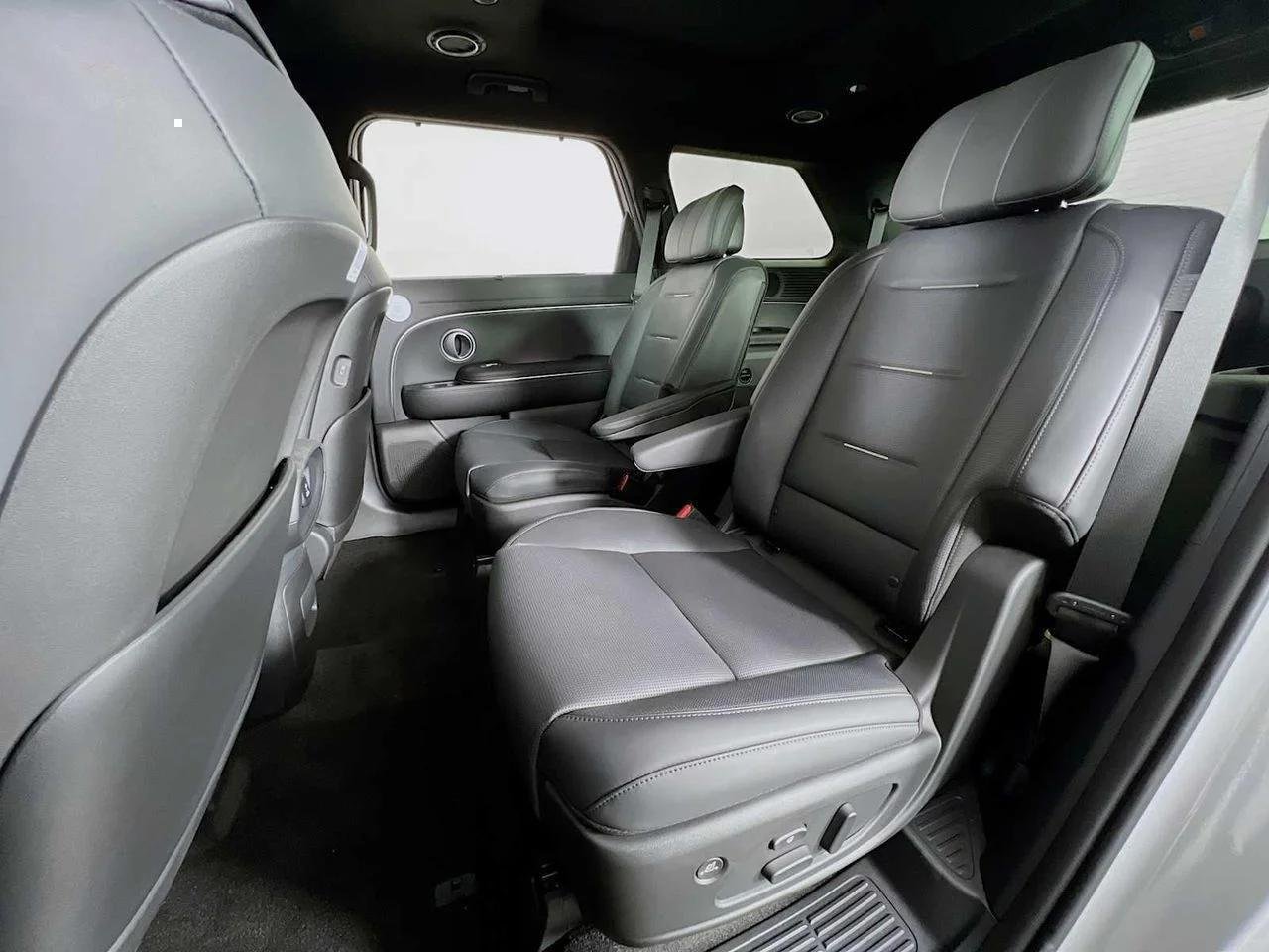 2026 Hyundai Palisade Calligraphy in Silver at Nucar — photo 15