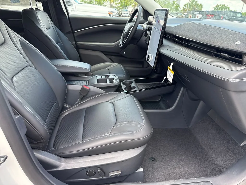 New 2026 White Ford Premium image 23