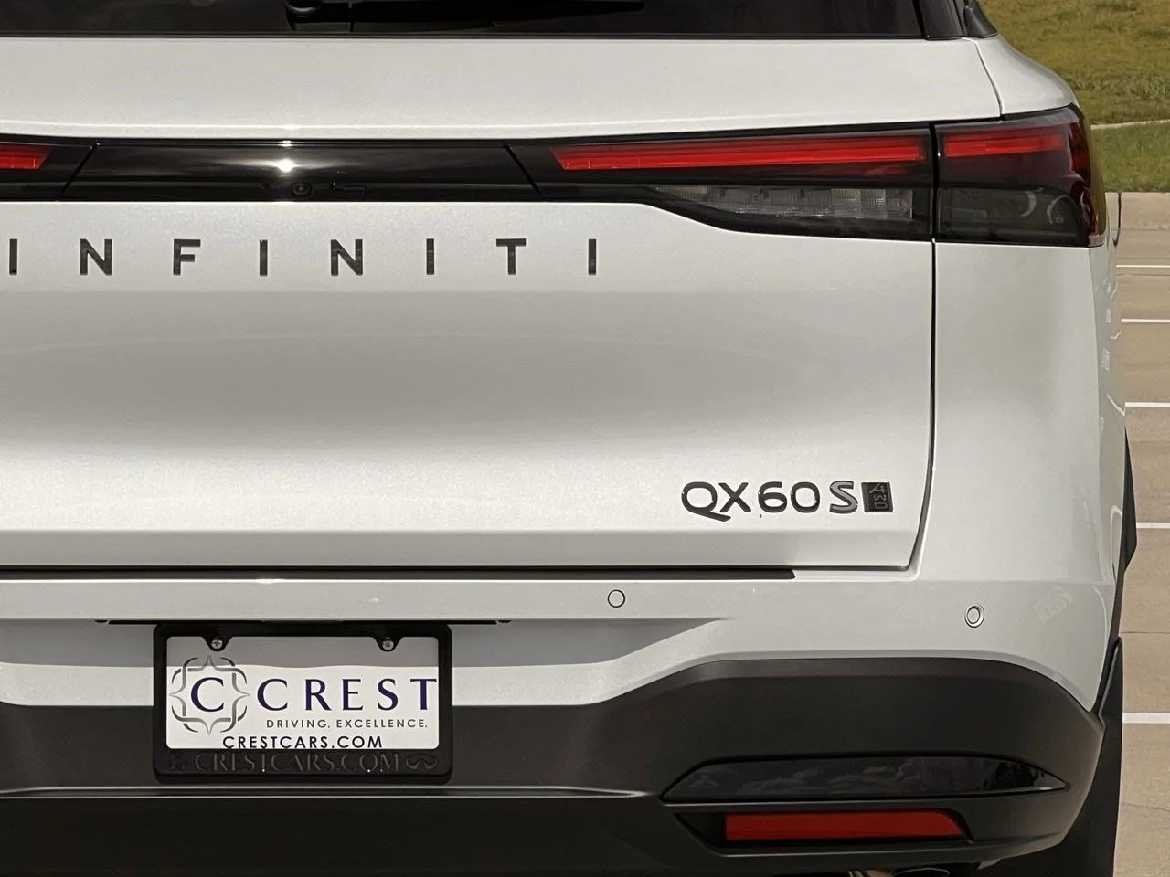 New 2027 RADIANT WHITE INFINITI Sport AWD image 5
