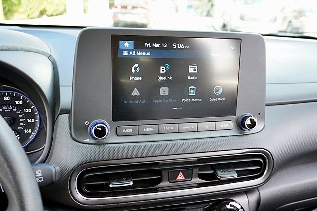 Used 2023 White Hyundai SEL image 24