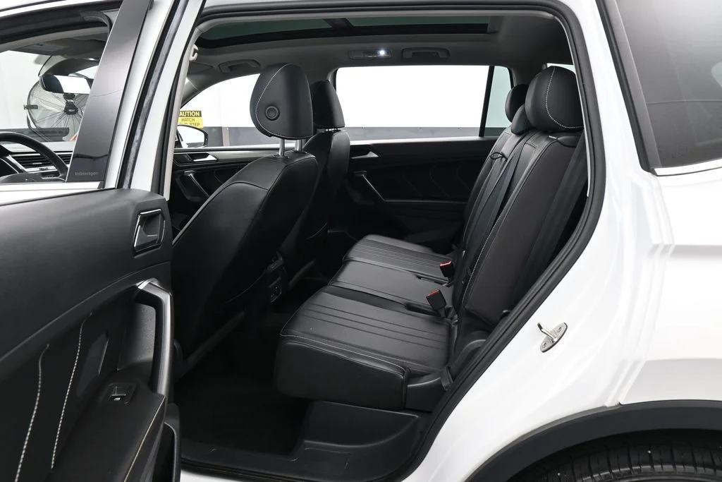 Used 2023 White Volkswagen 2.0T SE image 31