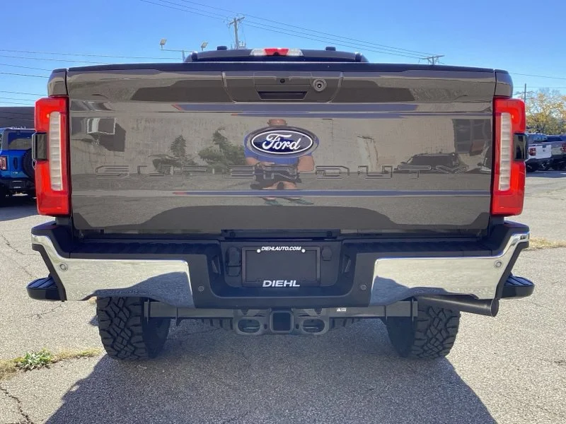 New 2027 Gray Ford Lariat image 8