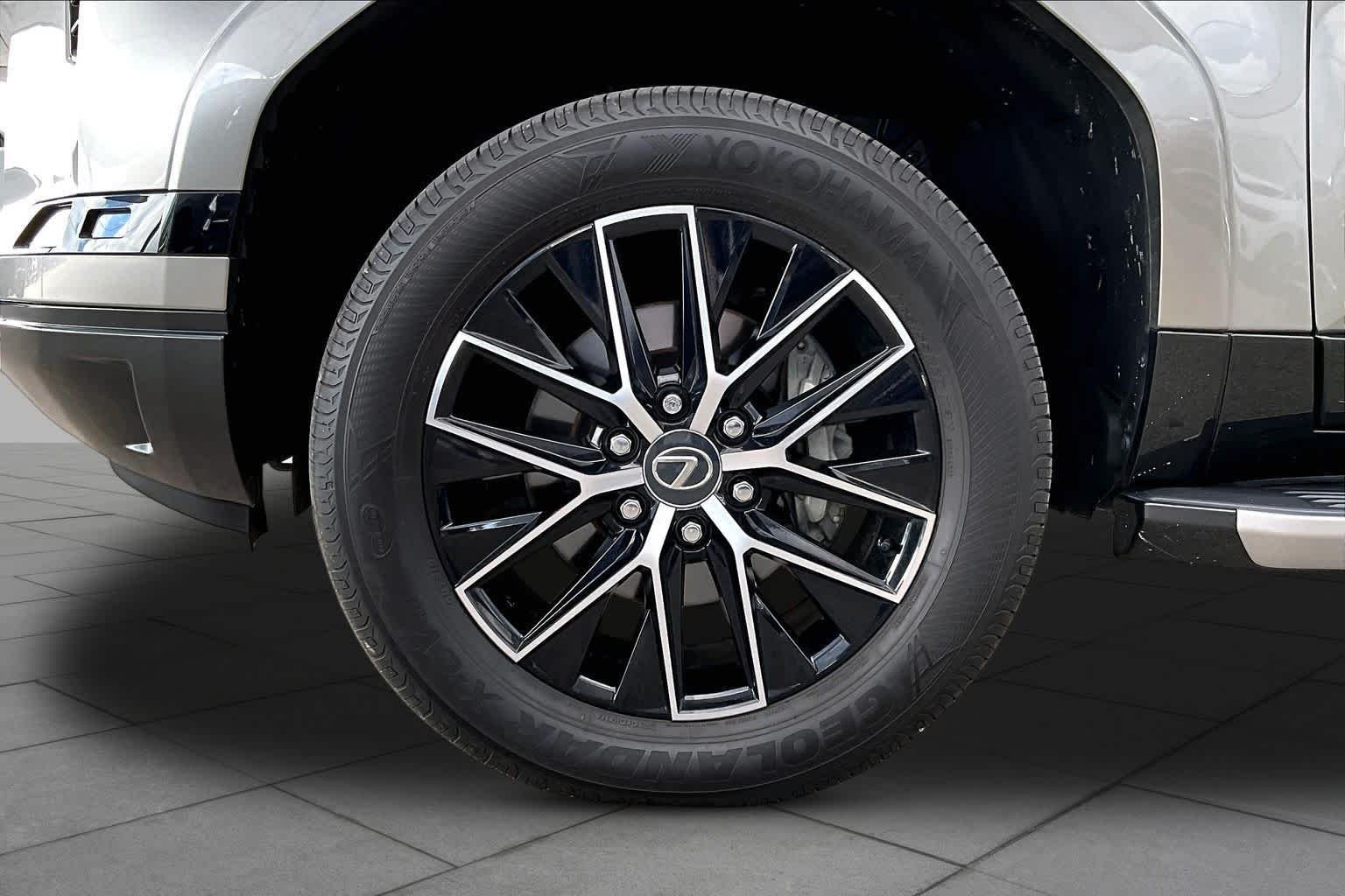 Used 2024 Atomic Silver Lexus Premium+ image 11