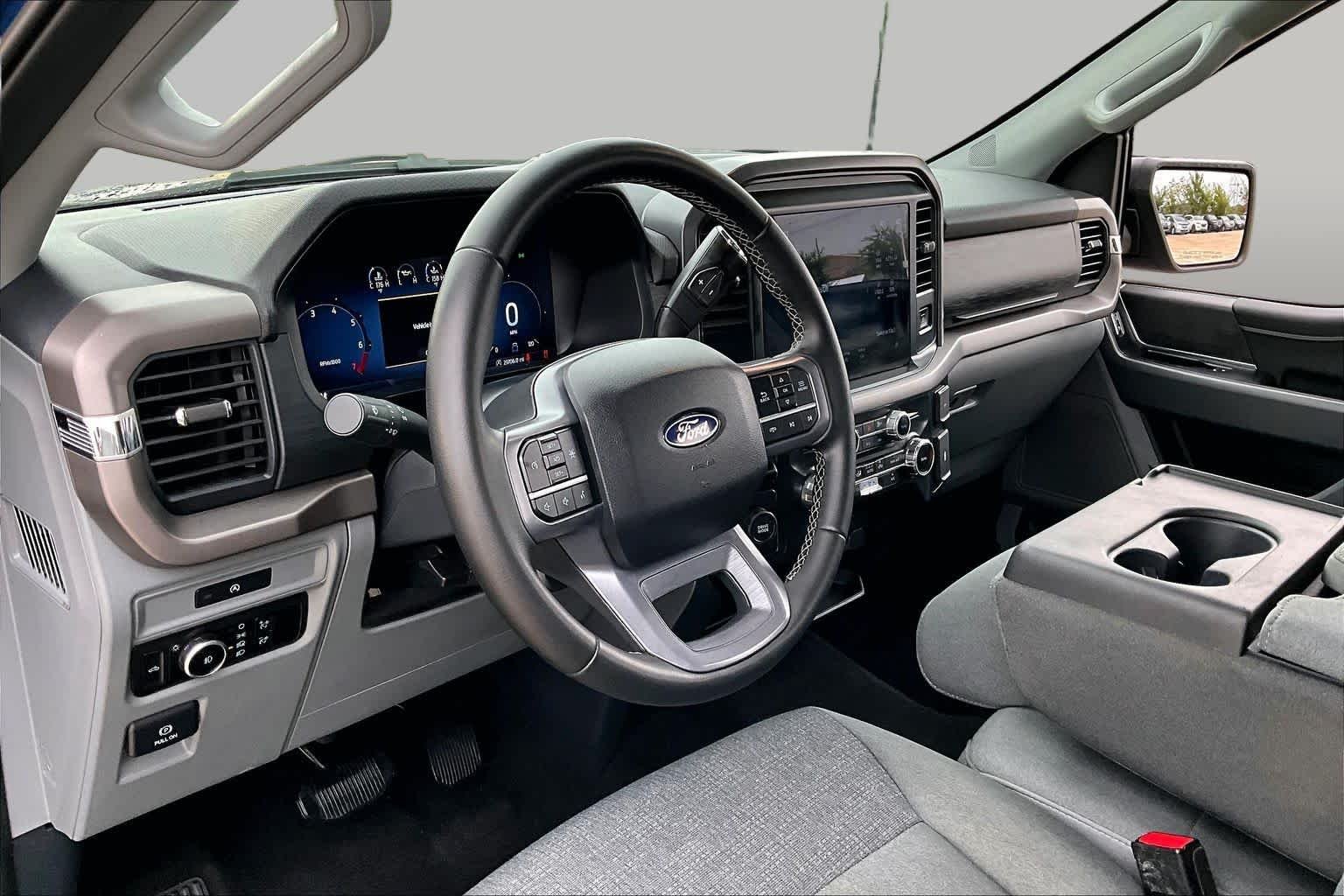 Used 2025 Atlas Blue Metallic Ford XLT image 18