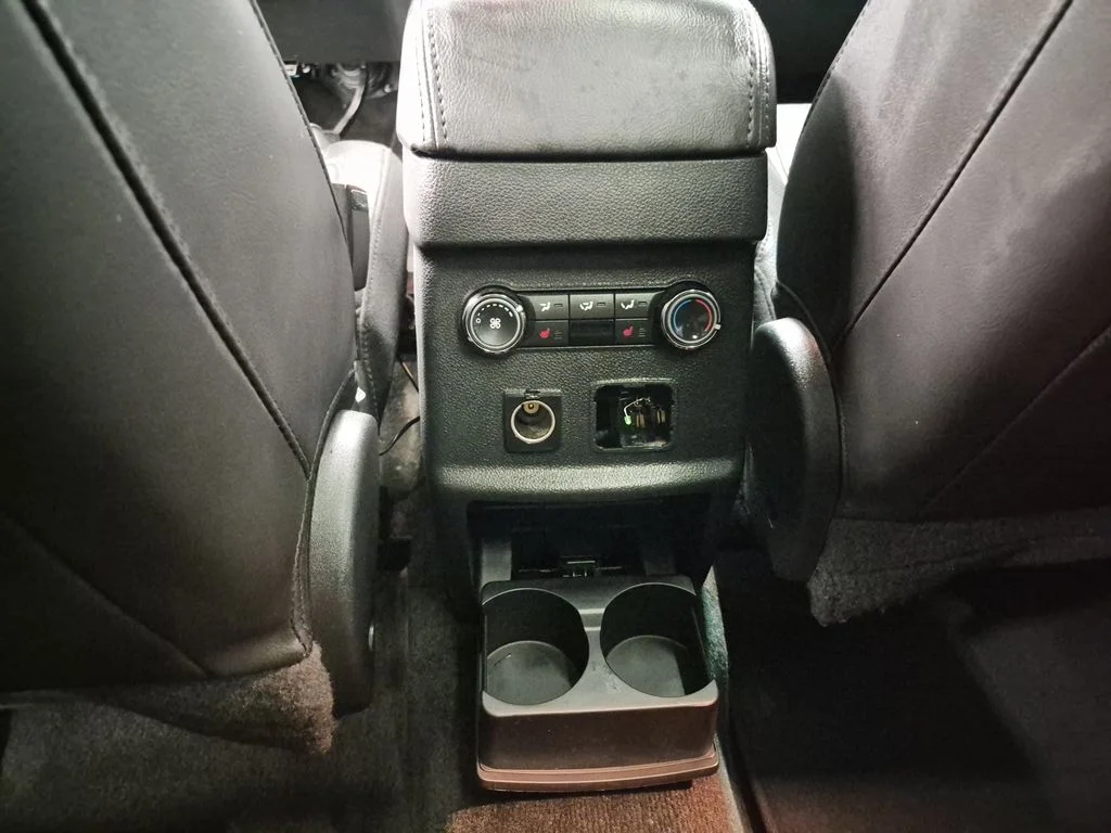Used 2015 Ingot Silver Ford Limited image 20