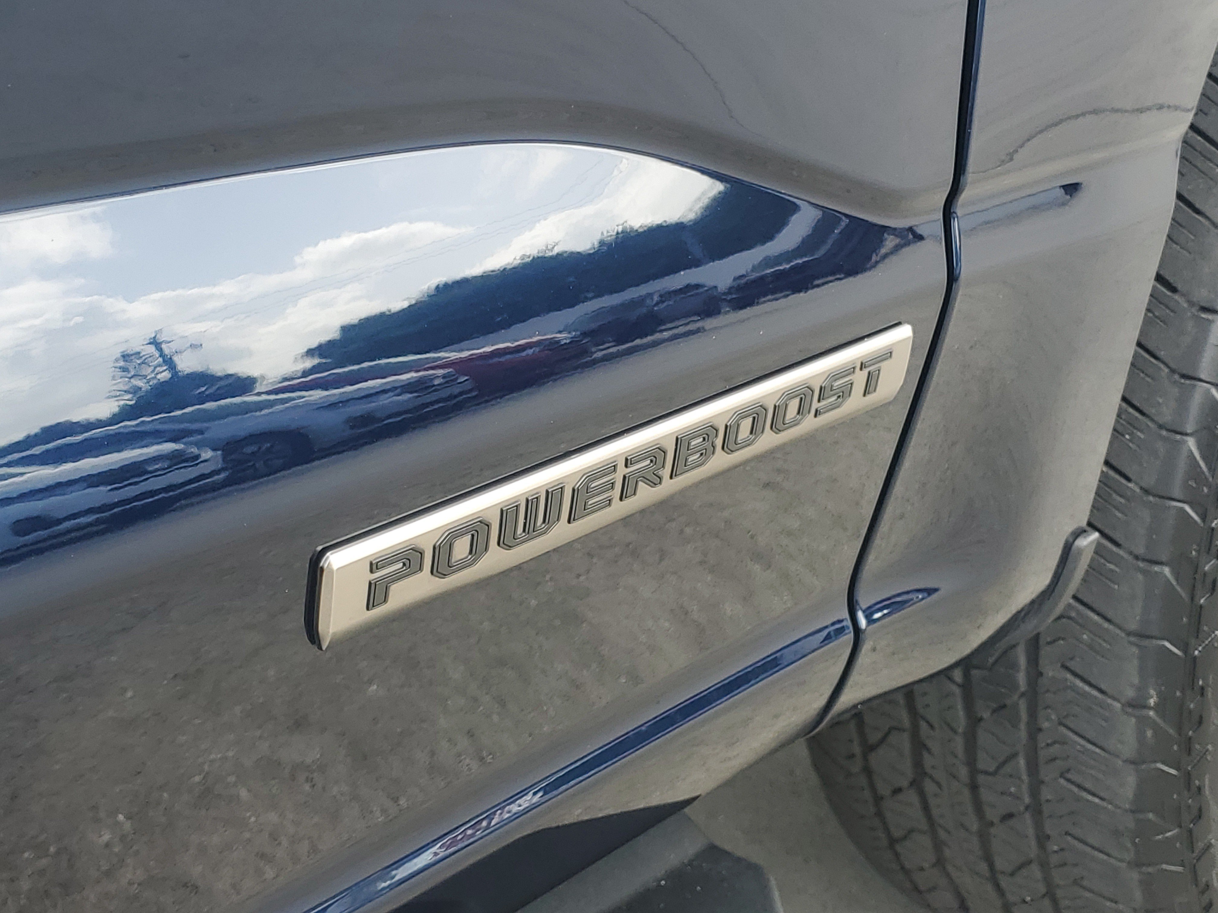 Used 2025 Antimatter Blue Metallic Ford LARIAT image 9