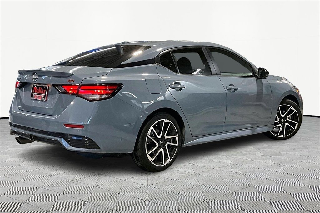 Used 2024 Nissan Sentra SR with VIN 3N1AB8DV0RY332030 for sale in Kansas City