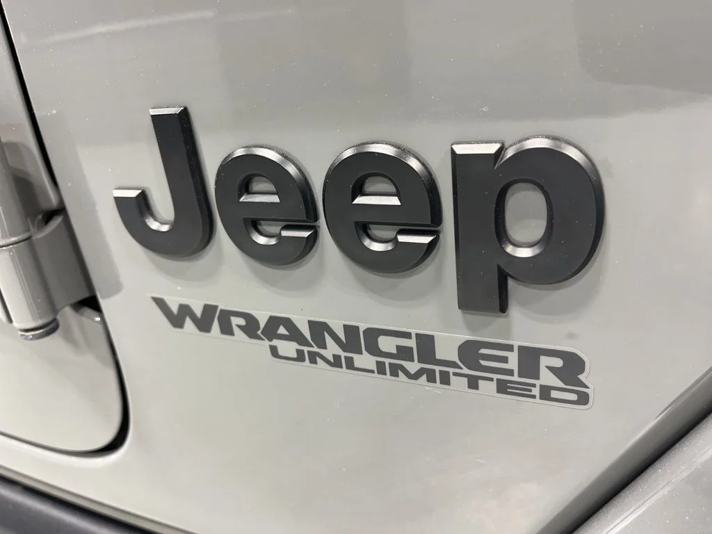 Used 2022 Gray Clearcoat Jeep Unlimited Sahara Altitude image 38