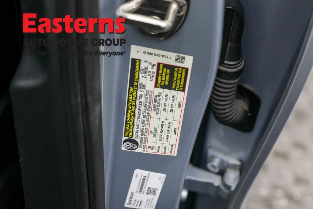 Used 2021 Silver Volkswagen Pro S image 31