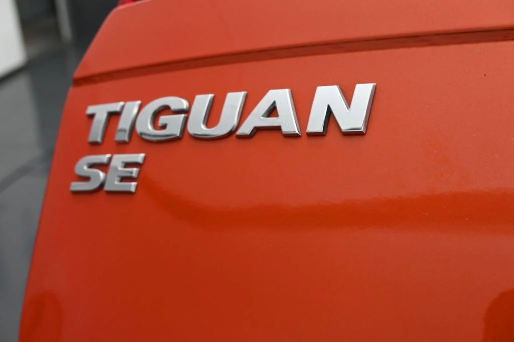 Used 2019 Orange Metallic Volkswagen 2.0T SE image 34
