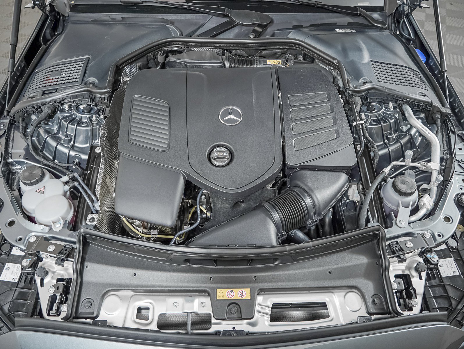New 2026 Selenite Grey Metallic Mercedes-Benz C 300 image 4